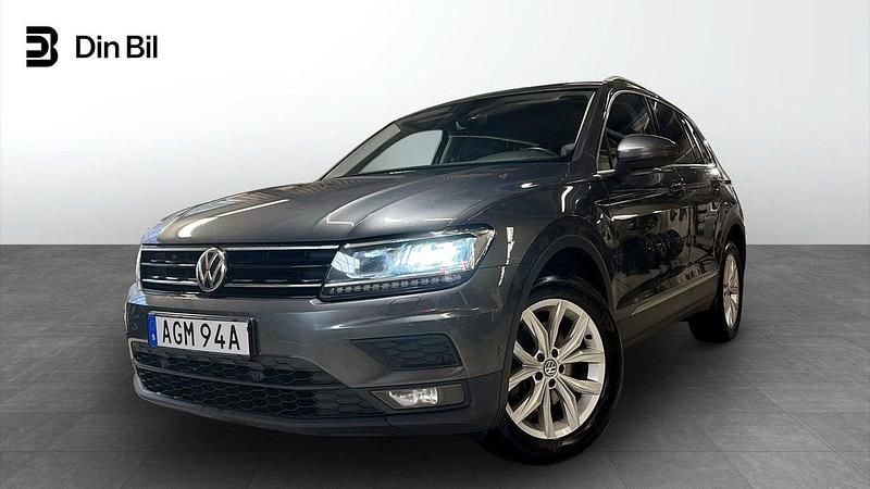 Mörkgrå Begagnad 2019 VW Tiguan SUV | 259 900 kr (Marknadspris) - Bild 1/4