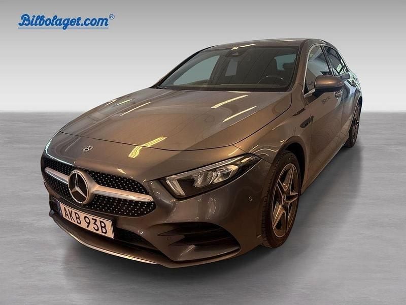 Grå Begagnad 2020 Mercedes A250 AMG Halvkombi | 229 900 kr (Marknadspris) - Bild 1/4