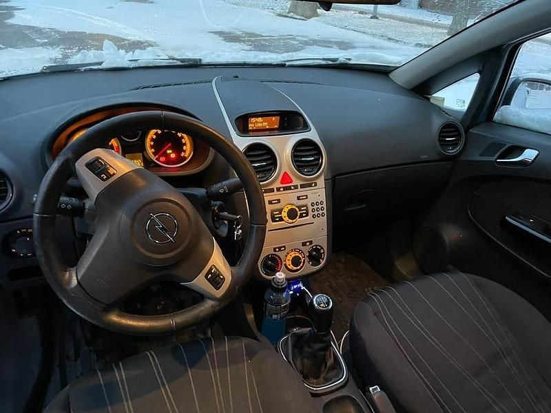 Begagnad Opel Corsa 90 HK (66 kW) 2007 Halvkombi