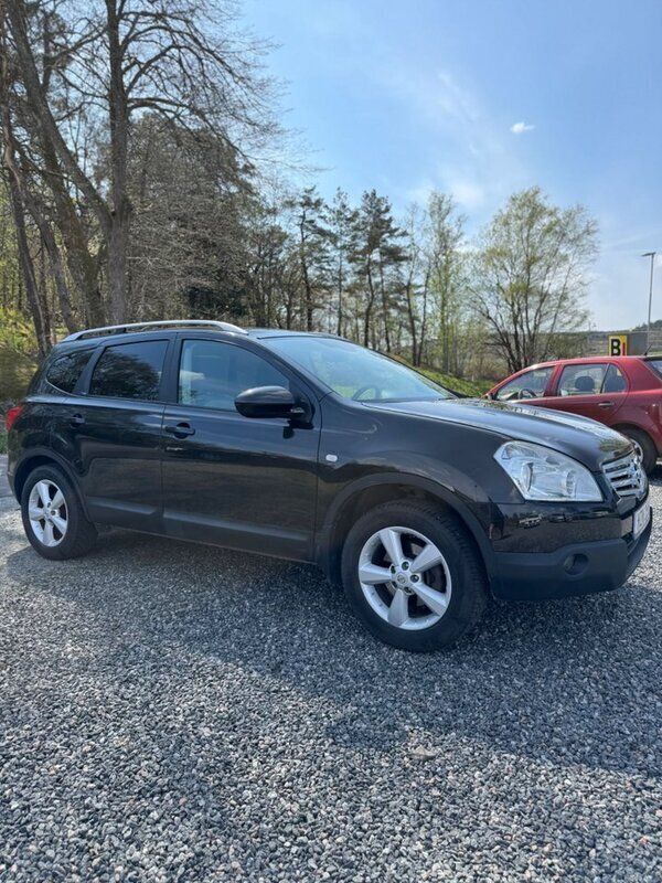 Svart Begagnad 2009 Nissan Qashqai +2 SUV | 37 900 kr (Bra pris) - Bild 1/4
