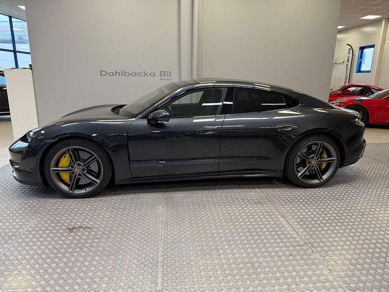 Begagnad Porsche Taycan Turbo S 560 kW (762 HK) 2020 Mörkgrå Sedan