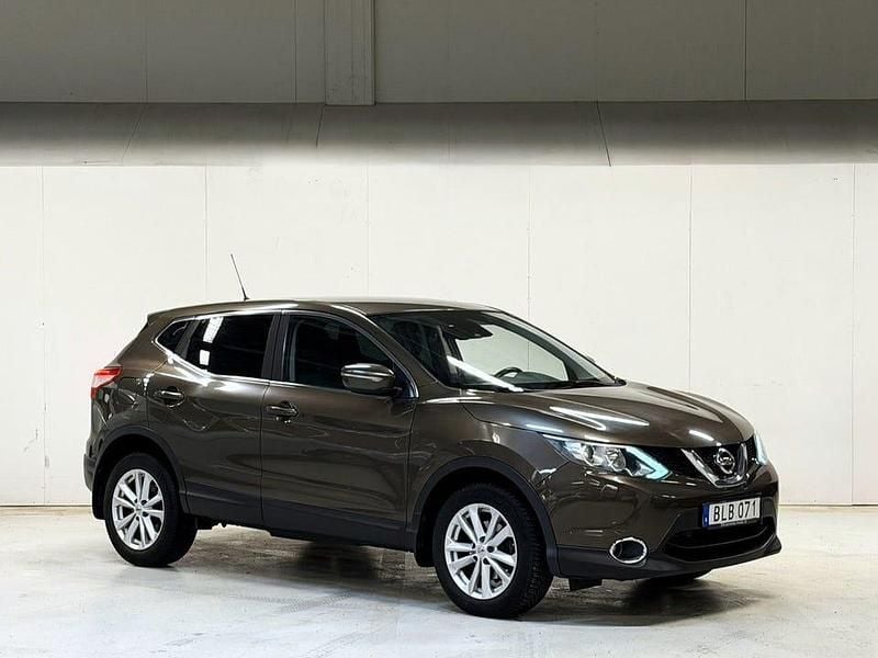 Brun Begagnad 2014 Nissan Qashqai SUV | 129 900 kr (Marknadspris) - Bild 1/4