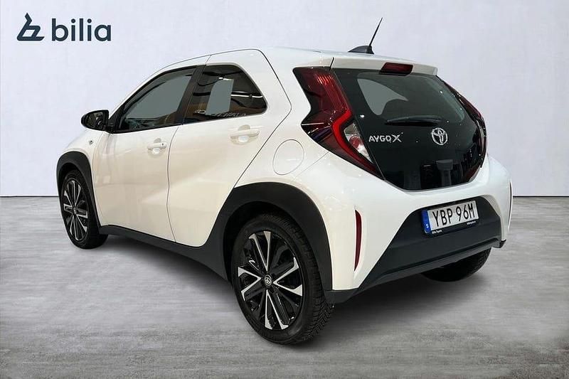 Begagnad Toyota Aygo X Play 72 HK (52 kW) 2022 Vit SUV
