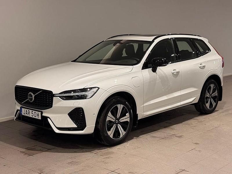 Vit Begagnad 2023 Volvo XC60 Plus SUV | 539 500 kr (Lite dyr) - Bild 1/4