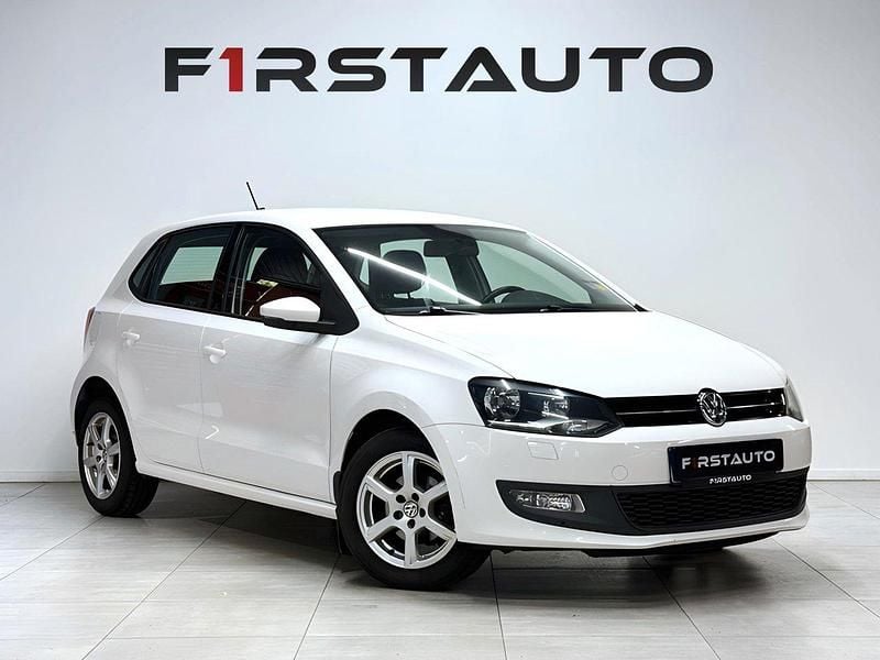 Vit Begagnad 2013 VW Polo S Halvkombi | 74 900 kr (Marknadspris) - Bild 1/4