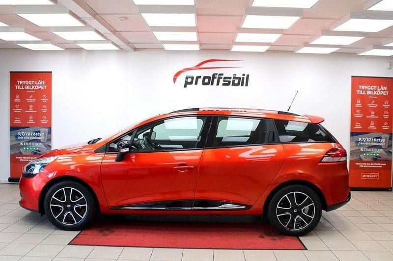 Röd Begagnad 2014 Renault Clio GrandTour Kombi | 84 900 kr (Marknadspris) - Bild 1/4