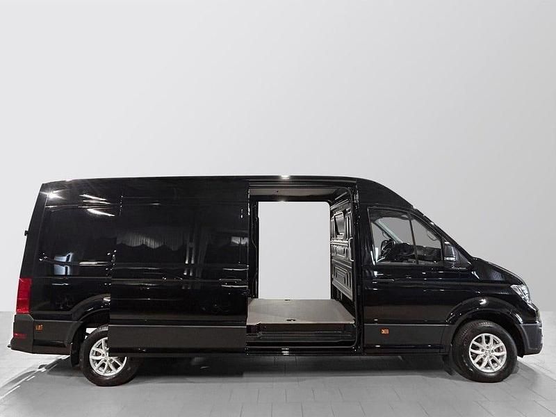 Ny VW Crafter 177 HK (130 kW) 2025 Svartmetallic Van