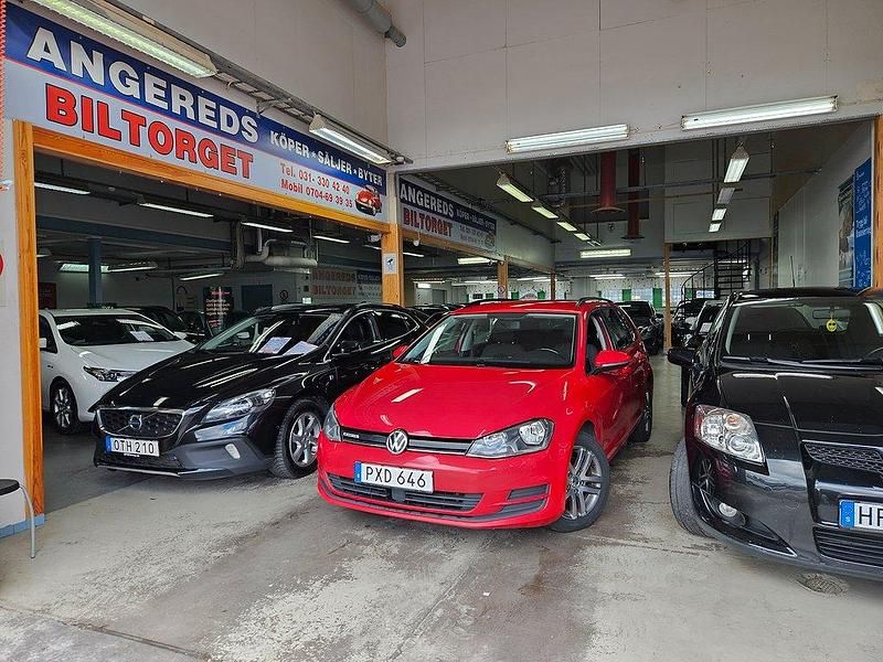 Röd Begagnad 2015 VW Golf VII Kombi | 69 999 kr (Marknadspris) - Bild 1/4