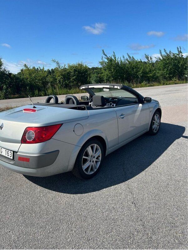 Grå Begagnad 2005 Renault Mégane Cabriolet Cab | 19 500 kr (Superpris) - Bild 1/4