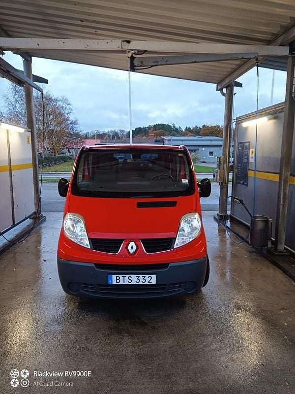 Begagnad Renault Trafic 114 HK (83 kW) 2014 Minibuss