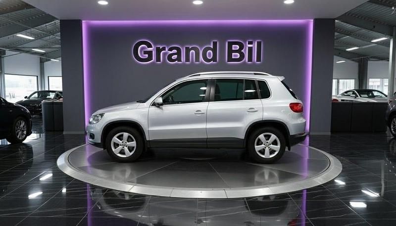 Begagnad VW Tiguan Sportline 141 HK (103 kW) 2010 Silver SUV