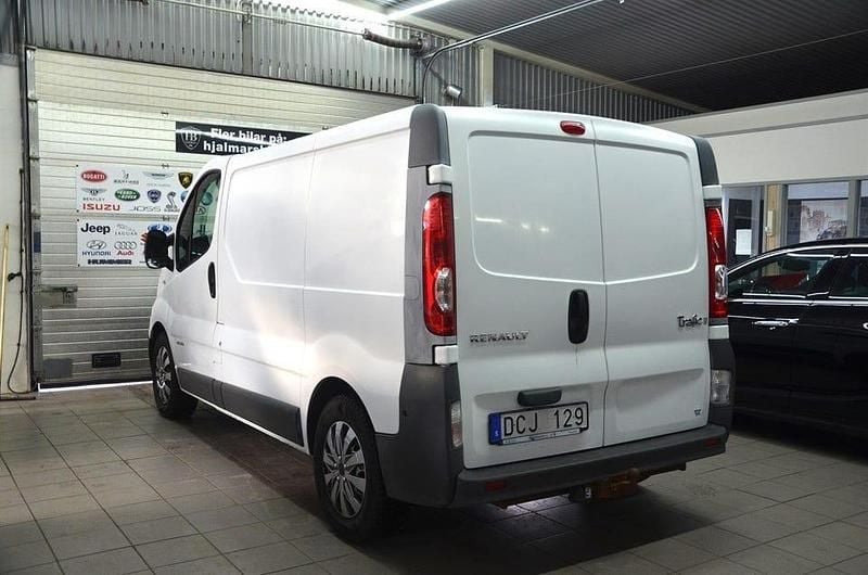 Begagnad Renault Trafic 146 HK (107 kW) 2008 Vit Minibuss