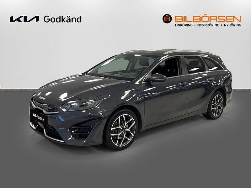 Grå Begagnad 2021 Kia Ceed Sportswagon Advance Kombi | 199 900 kr (Marknadspris) - Bild 1/4
