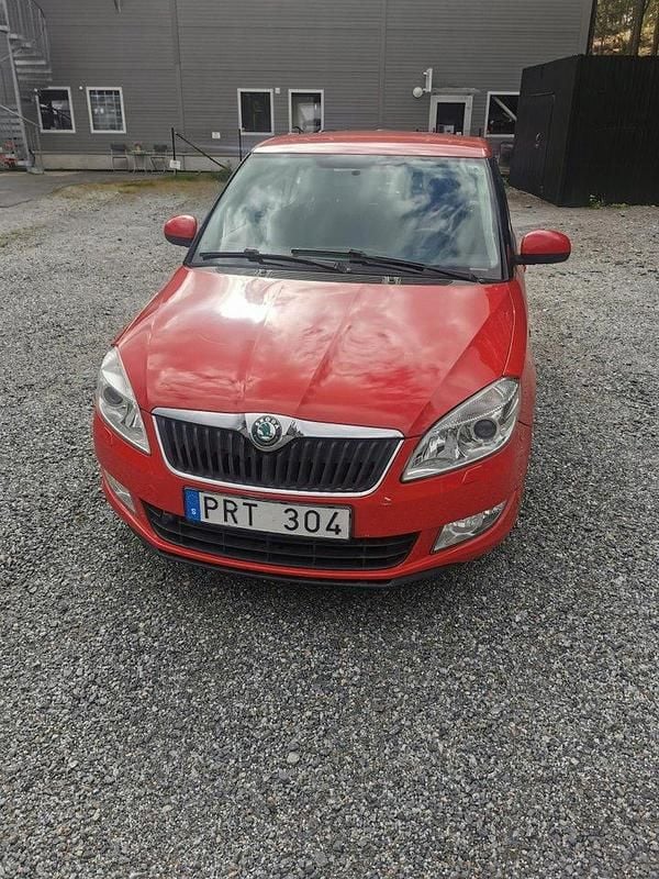 Röd Begagnad 2012 Skoda Fabia Elegance Halvkombi | 33 000 kr (Bra pris) - Bild 1/1