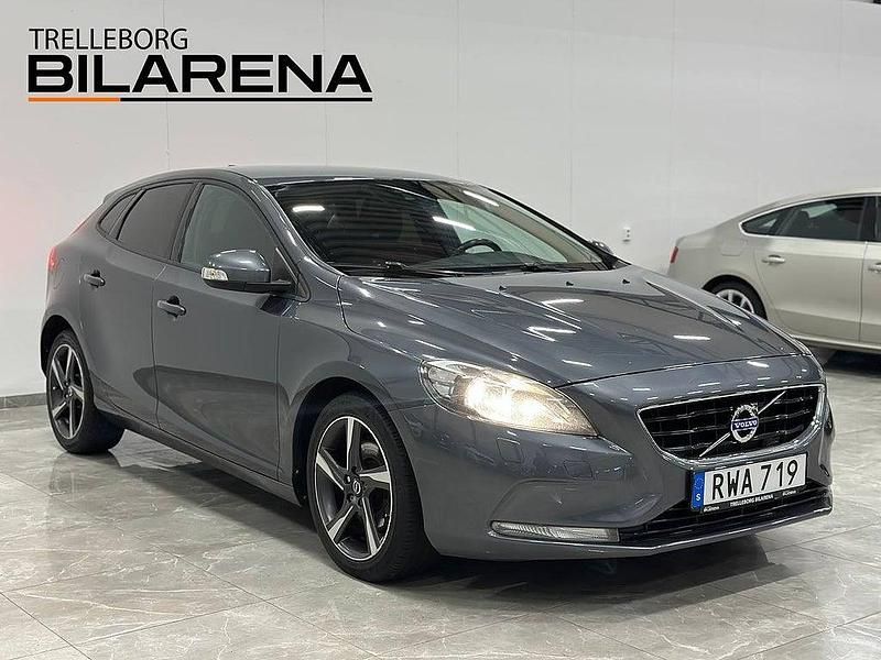Begagnad Volvo V40 Kinetic 114 HK (83 kW) 2014 Grå Halvkombi