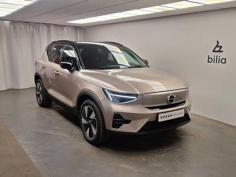 Ljusgrå Begagnad 2023 Volvo XC40 Core SUV | 434 000 kr - Bild 1/4