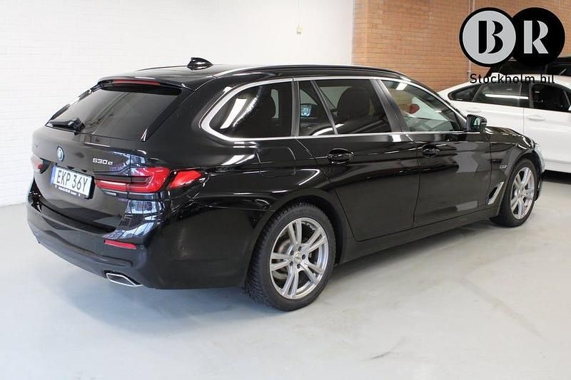 Begagnad BMW 530 292 HK (214 kW) 2022 Svart Kombi
