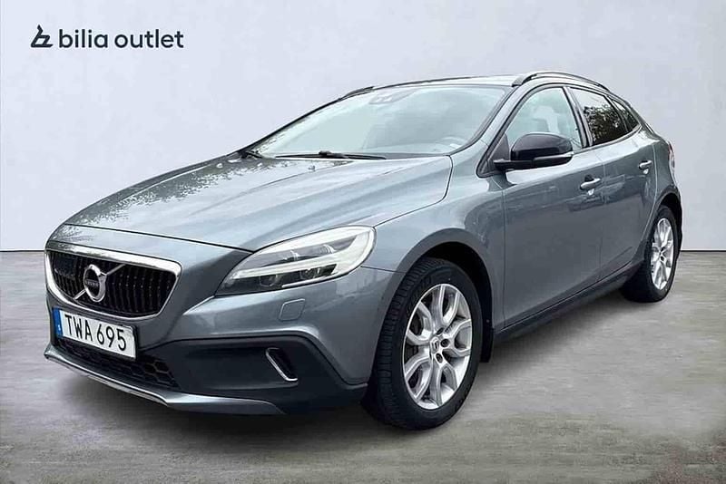 Grå Begagnad 2017 Volvo V40 CC Kombi | 129 900 kr (Marknadspris) - Bild 1/1
