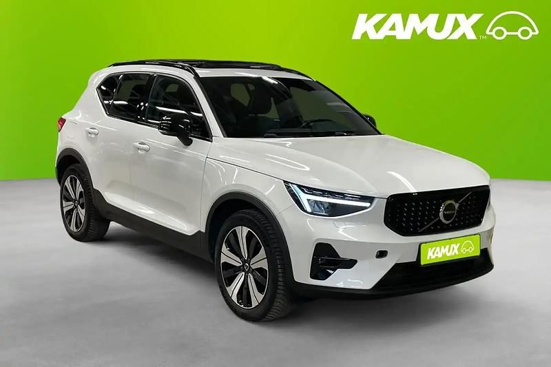 Vit Begagnad 2023 Volvo XC40 R-Design SUV | 358 700 kr (Marknadspris) - Bild 1/4