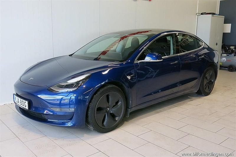 Begagnad Tesla Model 3 Long Range AWD 366 kW (498 HK) 2020 Blå Sedan