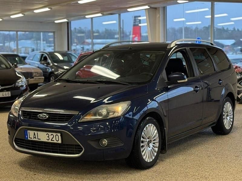 Begagnad Ford Focus Titanium 109 HK (80 kW) 2011 Blå Kombi