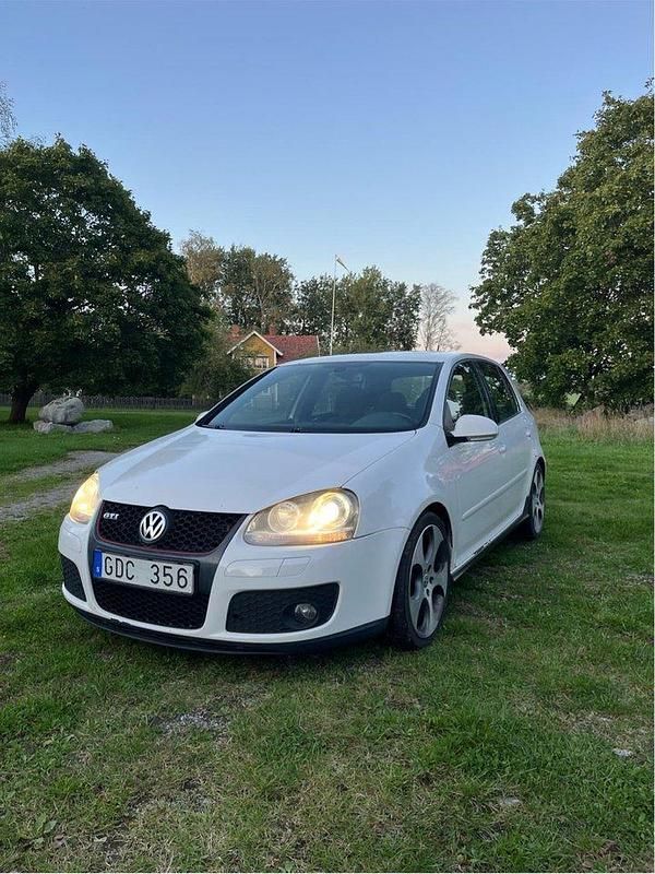 Vit Begagnad 2009 VW Golf VI GTI Halvkombi | 29 500 kr (Superpris) - Bild 1/4
