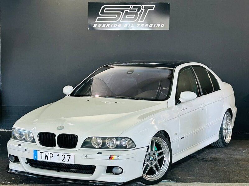 Vit Begagnad 2001 BMW 540 M Sport Sedan | 139 900 kr - Bild 1/4