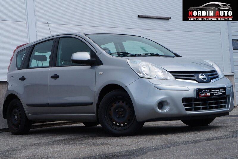 Silver Begagnad 2010 Nissan Note Minibuss | 44 900 kr (Marknadspris) - Bild 1/2