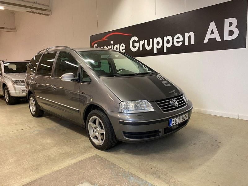 Ljusgrå (grå) Begagnad 2007 VW Sharan Freestyle Minibuss | 39 900 kr - Bild 1/4