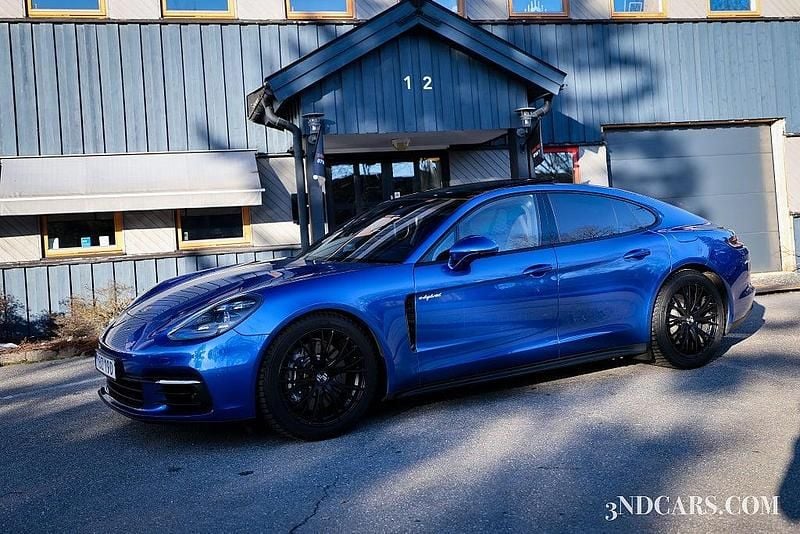 Begagnad Porsche Panamera 330 HK (242 kW) 2019 Blå Halvkombi