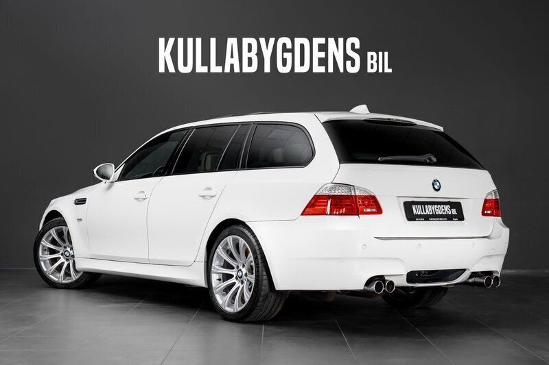 Begagnad BMW M5 Comfort Edition 508 HK (373 kW) 2008 Vit Kombi