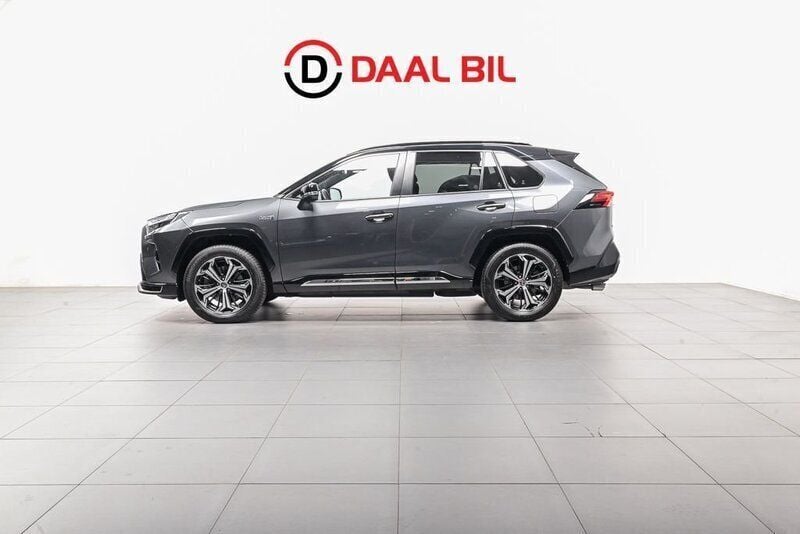 Grå Begagnad 2023 Toyota RAV4 Hybrid Style SUV | 499 700 kr (Marknadspris) - Bild 1/4