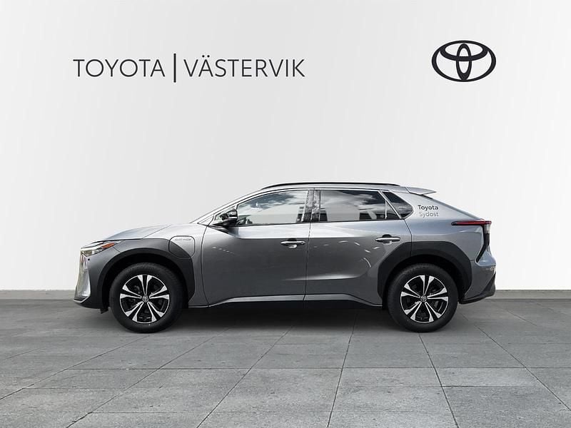 Begagnad Toyota bZ4X Executive 161 kW (219 HK) 2023 Silver SUV