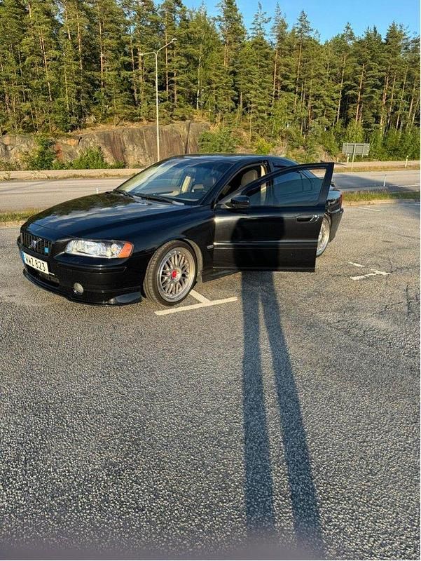Svart Begagnad 2006 Volvo S60 Sedan | 87 500 kr - Bild 1/4