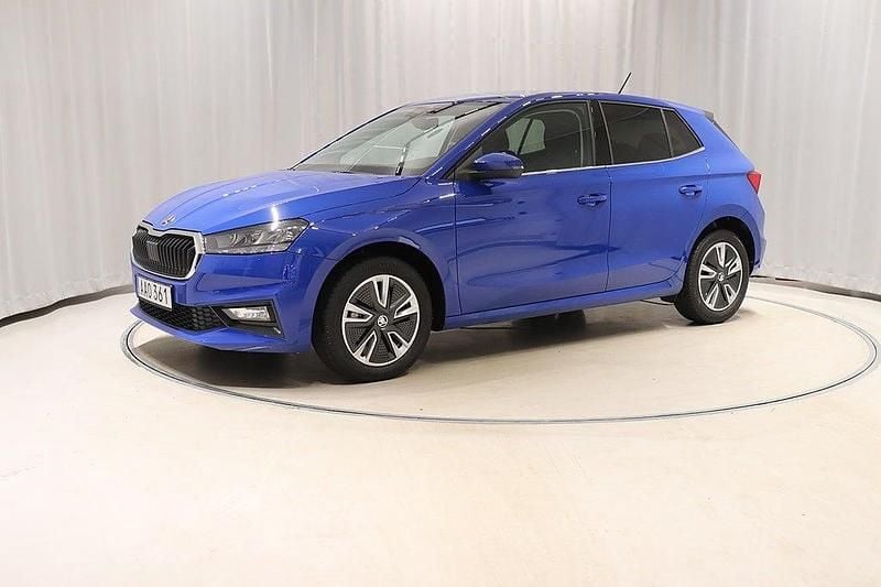 Blå Begagnad 2021 Skoda Fabia Style Halvkombi | 188 800 kr (Marknadspris) - Bild 1/4