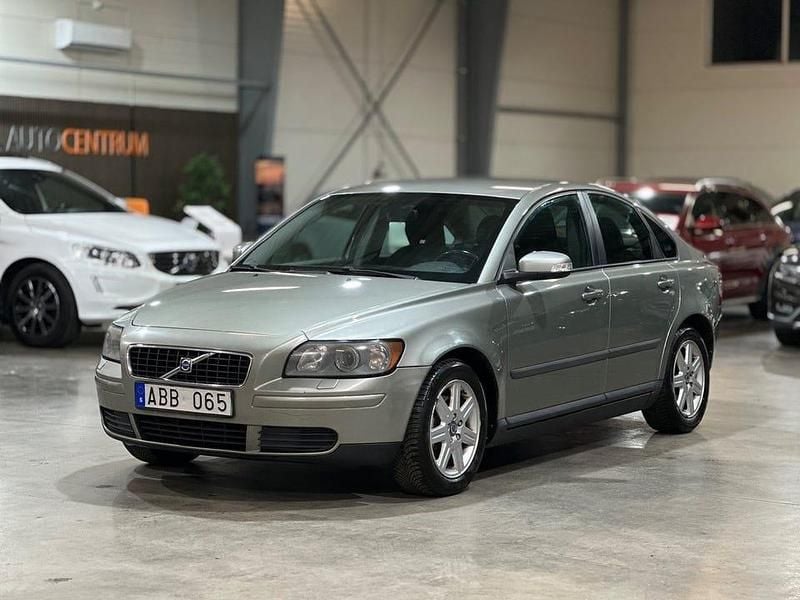 Ljusgrön Begagnad 2006 Volvo S40 Kinetic Sedan | 14 900 kr (Marknadspris) - Bild 1/4