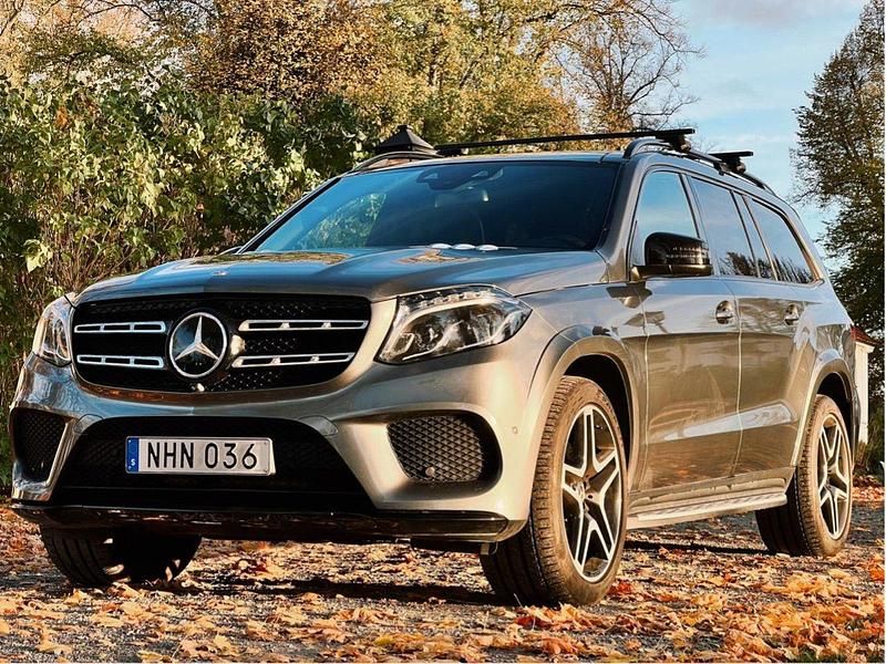 Grå Begagnad 2018 Mercedes GLS350 AMG line SUV | 449 000 kr (Marknadspris) - Bild 1/4