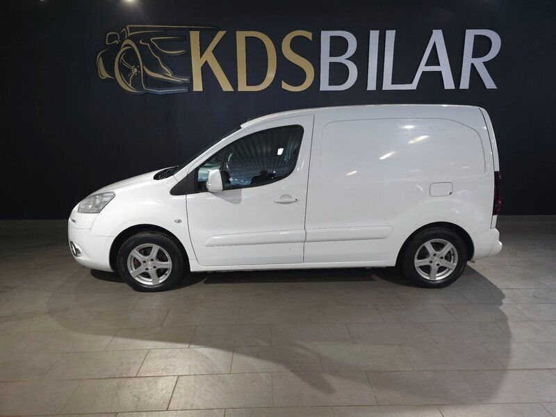 Vit Begagnad 2014 Peugeot Partner Minibuss | 75 000 kr (Lite dyr) - Bild 1/4