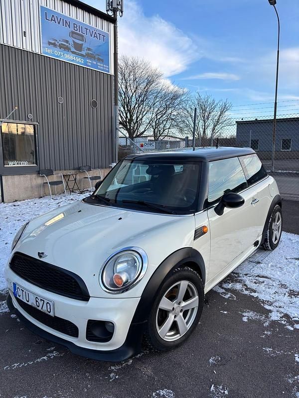 Begagnad 2010 Mini Cooper D Halvkombi | 60 000 kr (Dyr) - Bild 1/4