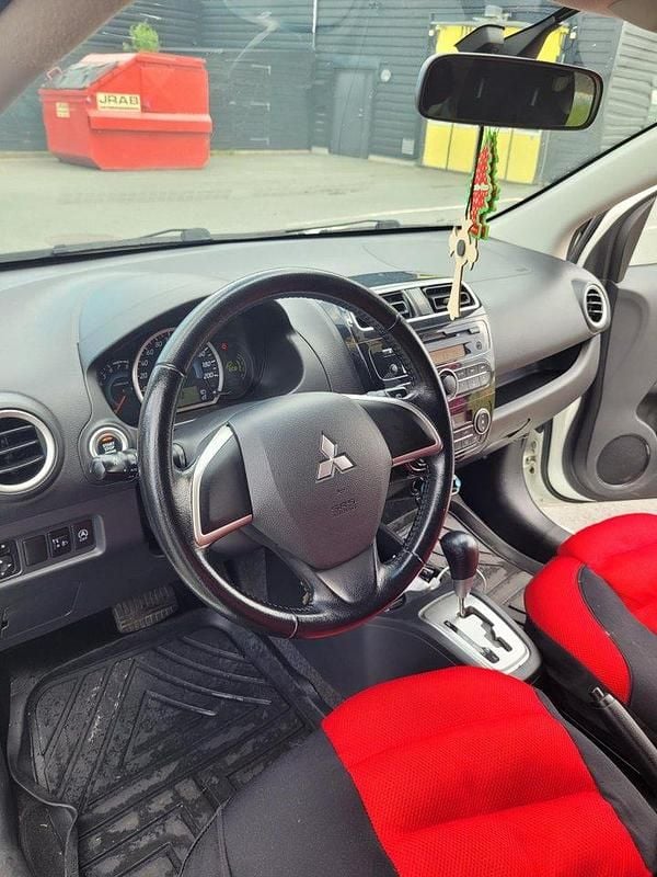Vit Begagnad 2013 Mitsubishi Space Star Kombi | 90 000 kr (Dyr) - Bild 1/4