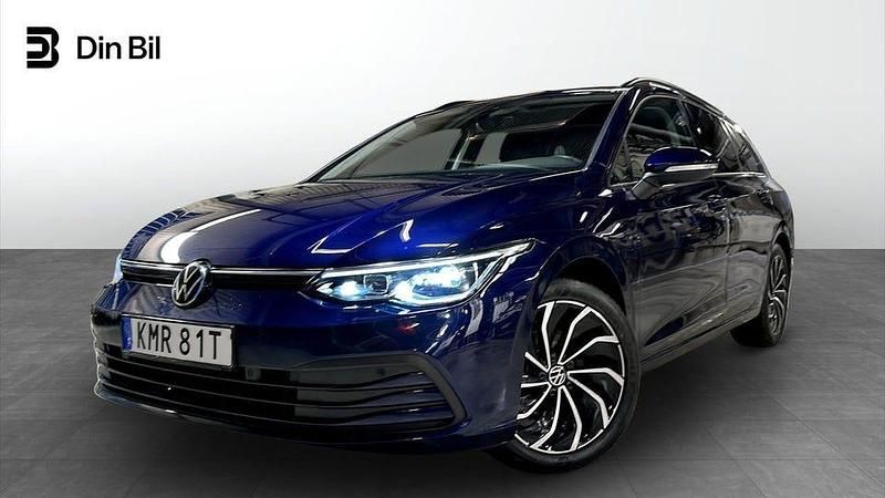 Blå Begagnad 2022 VW Golf VIII Life Kombi | 269 900 kr (Marknadspris) - Bild 1/4