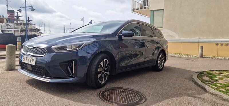 Blå Begagnad 2020 Kia Ceed Sportswagon Kombi | 205 000 kr (Marknadspris) - Bild 1/4