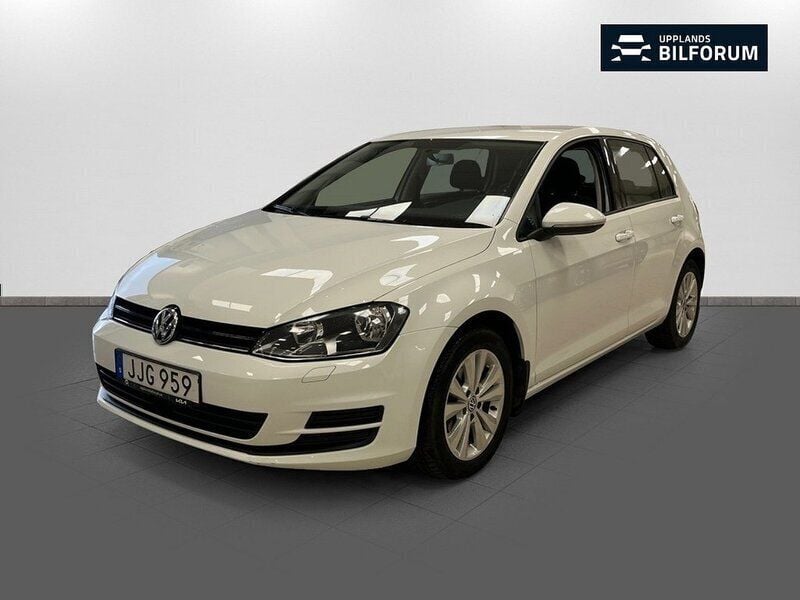 Vit Begagnad 2014 VW Golf VII Halvkombi | 129 000 kr (Marknadspris) - Bild 1/4