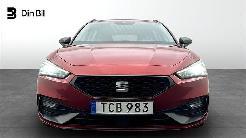 Begagnad Seat Leon FR 150 HK (110 kW) 2021 Desire red