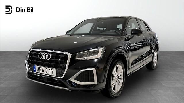 Brilliantsvart Begagnad 2023 Audi Q2 Advanced SUV | 239 000 kr (Marknadspris) - Bild 1/4