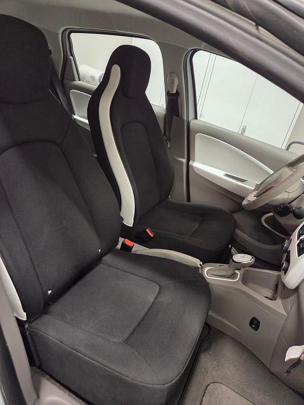 Begagnad Renault Zoe 67 kW (92 HK) 2018 Halvkombi