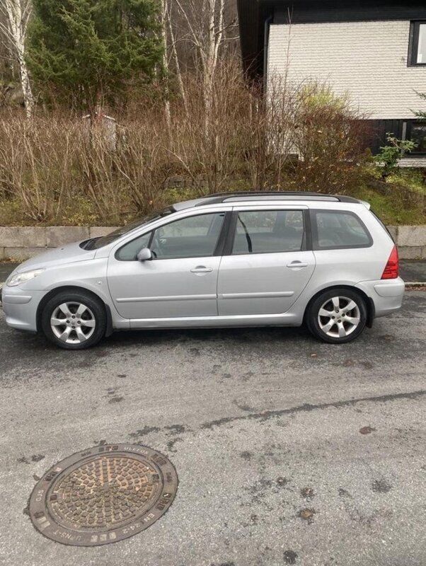 Grå Begagnad 2007 Peugeot 307 Kombi | 28 000 kr (Marknadspris) - Bild 1/3