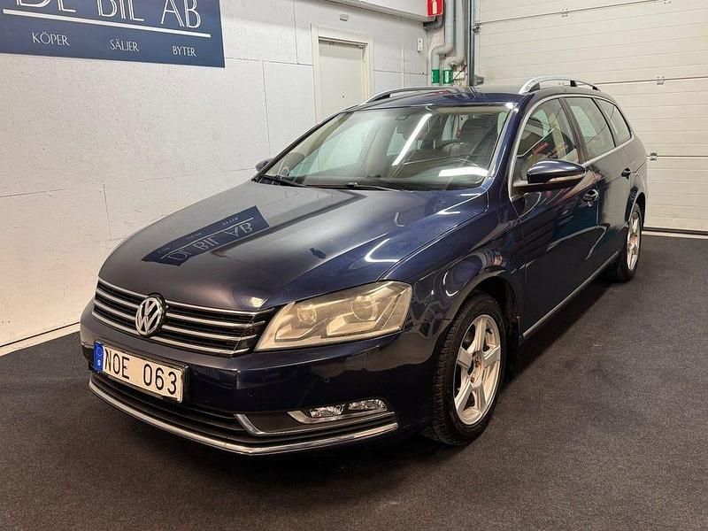 Begagnad VW Passat 140 HK (102 kW) 2011 Blå