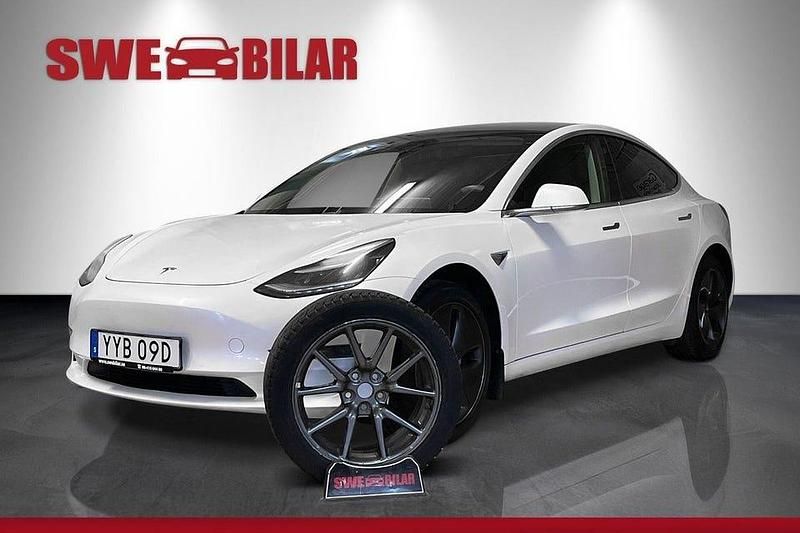 Begagnad Tesla Model 3 Standard Range Plus 189 kW (258 HK) 2019 Vit Sedan