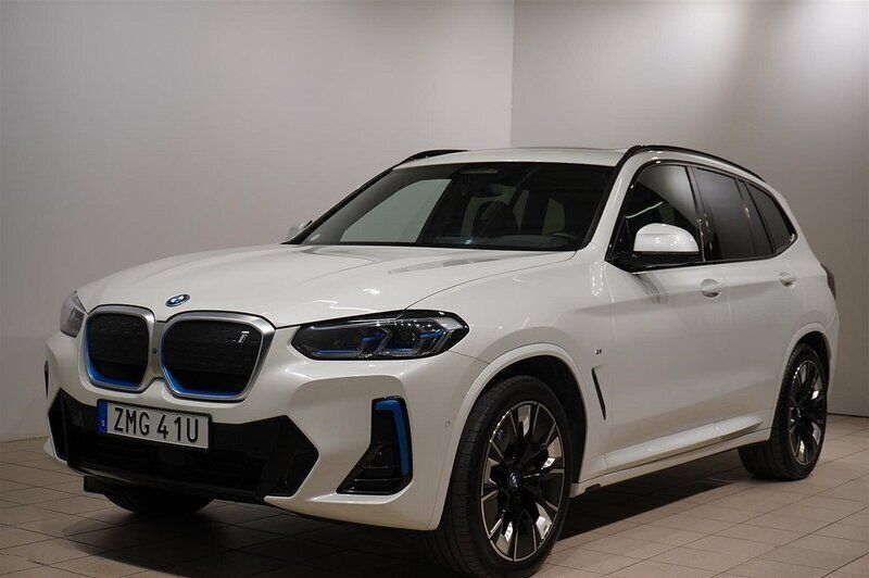 Vit Begagnad 2021 BMW iX3 M Sport SUV | 499 500 kr (Dyr) - Bild 1/4